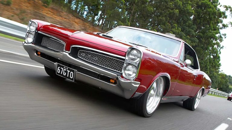 ประวัติความเป็นมาของแบรนด์รถยนต์ Pontiac